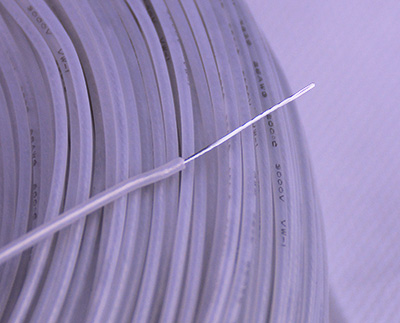 UL3239 7/0.16����ͭ3KV͸����ѹ�轺����